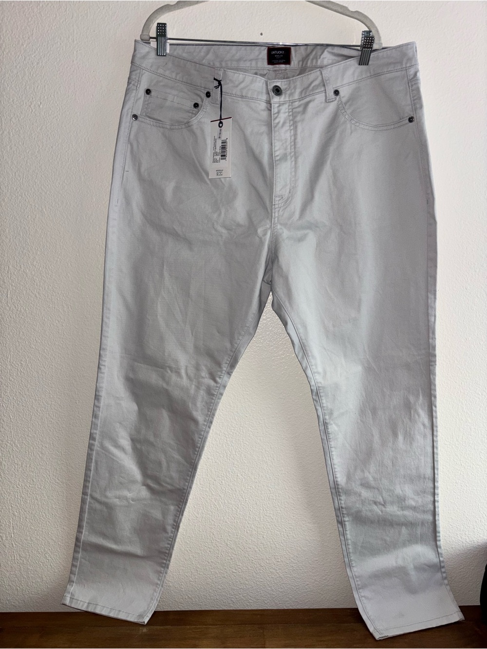 Untuckit 5 Pocket Chino Pant Mens Size 38-32 Light Grey Straight NWT